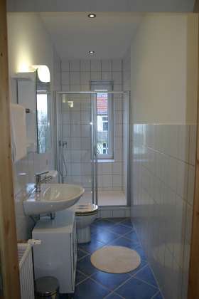 Das Bad mit 120cm Dusche
